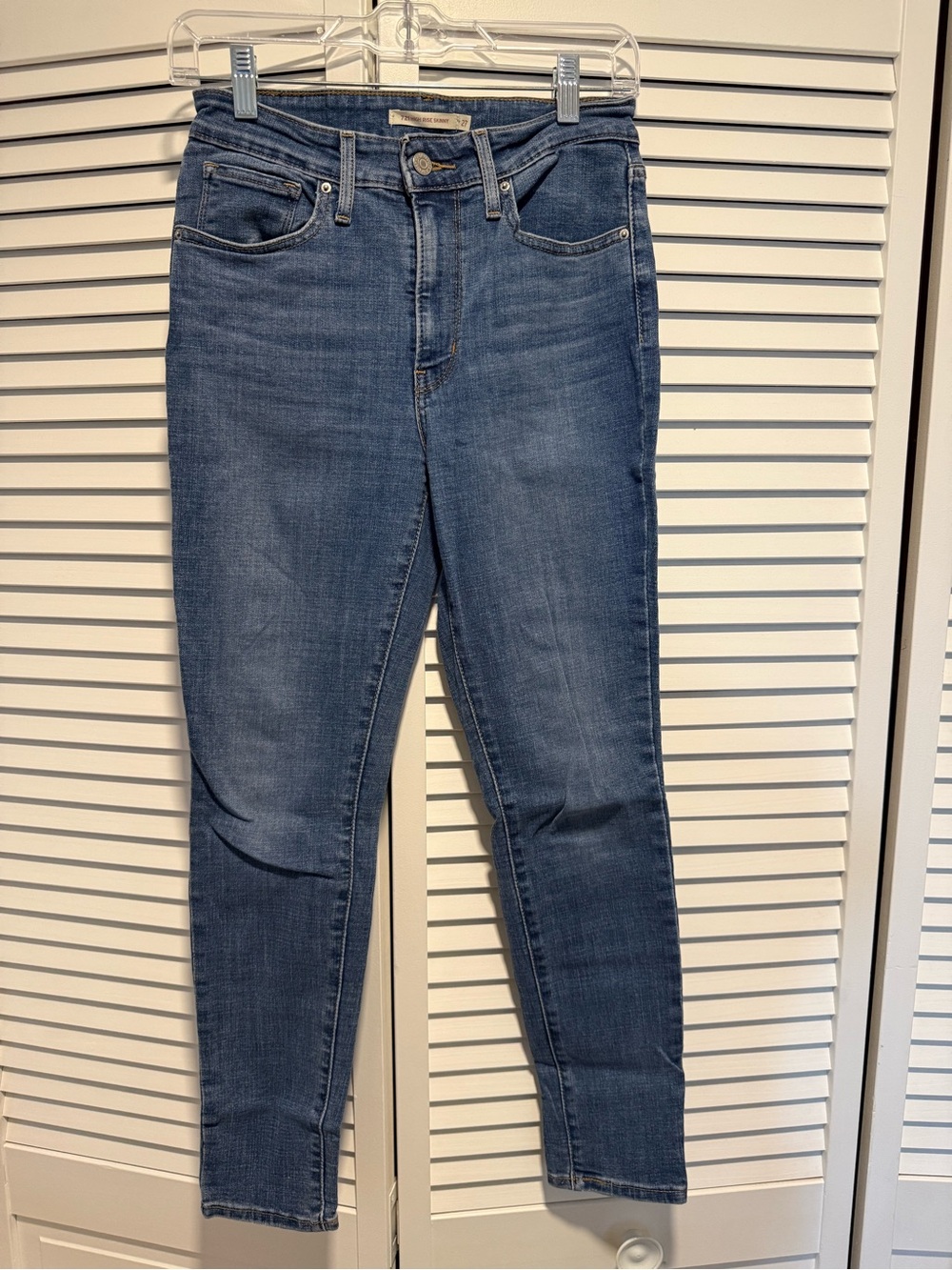 Levi's Women's Skinny Jeans in Medium Blue Wash